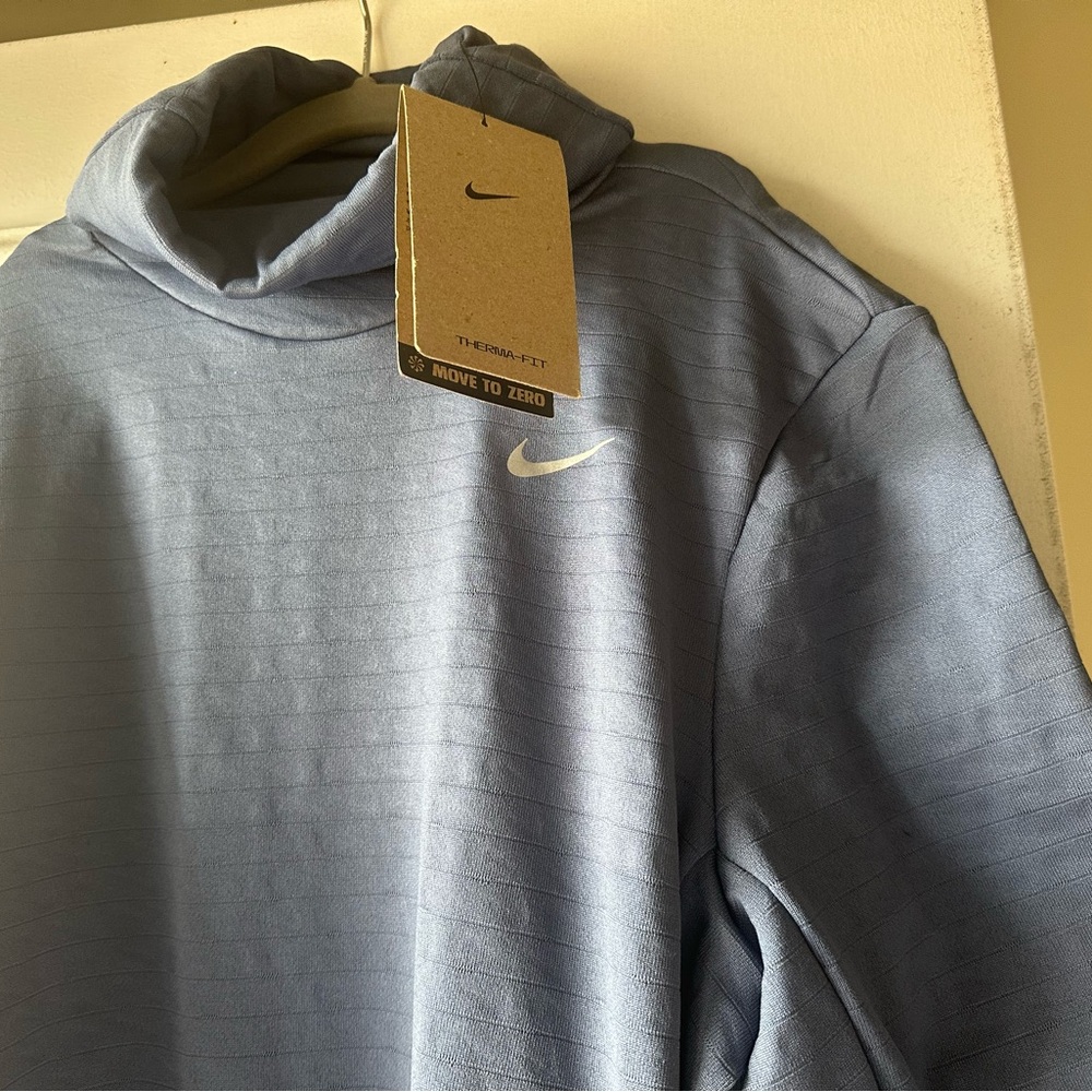 Women's Nike Therma Fit  long sleeve